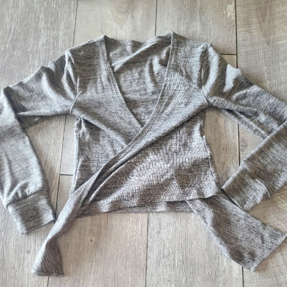 NVGT cross crop top long sleeve